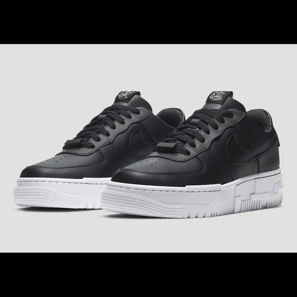 Nike Air Force 1 Pixel Size 7